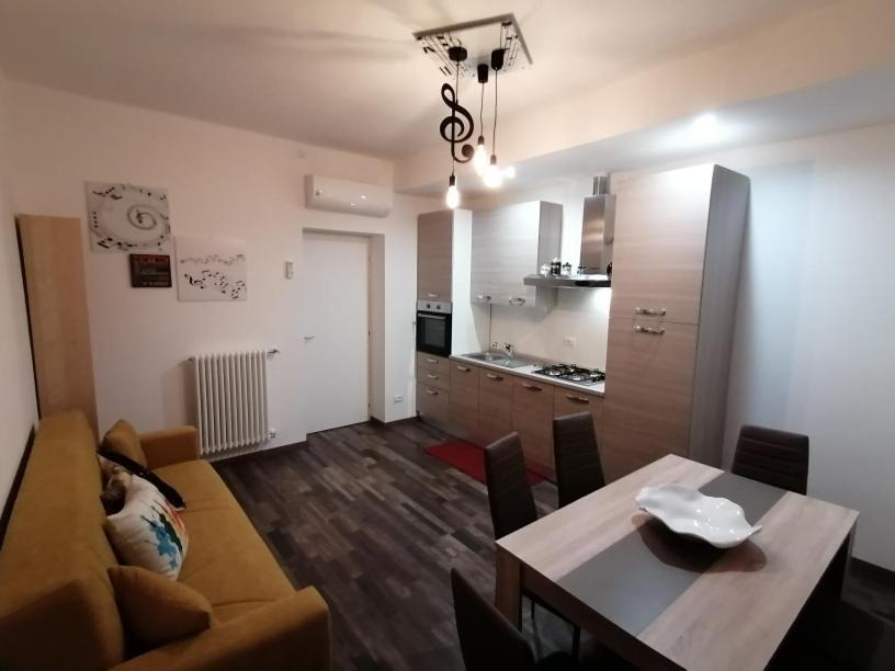 Segui Le Note Della Tua Vita Cremona Exterior foto
